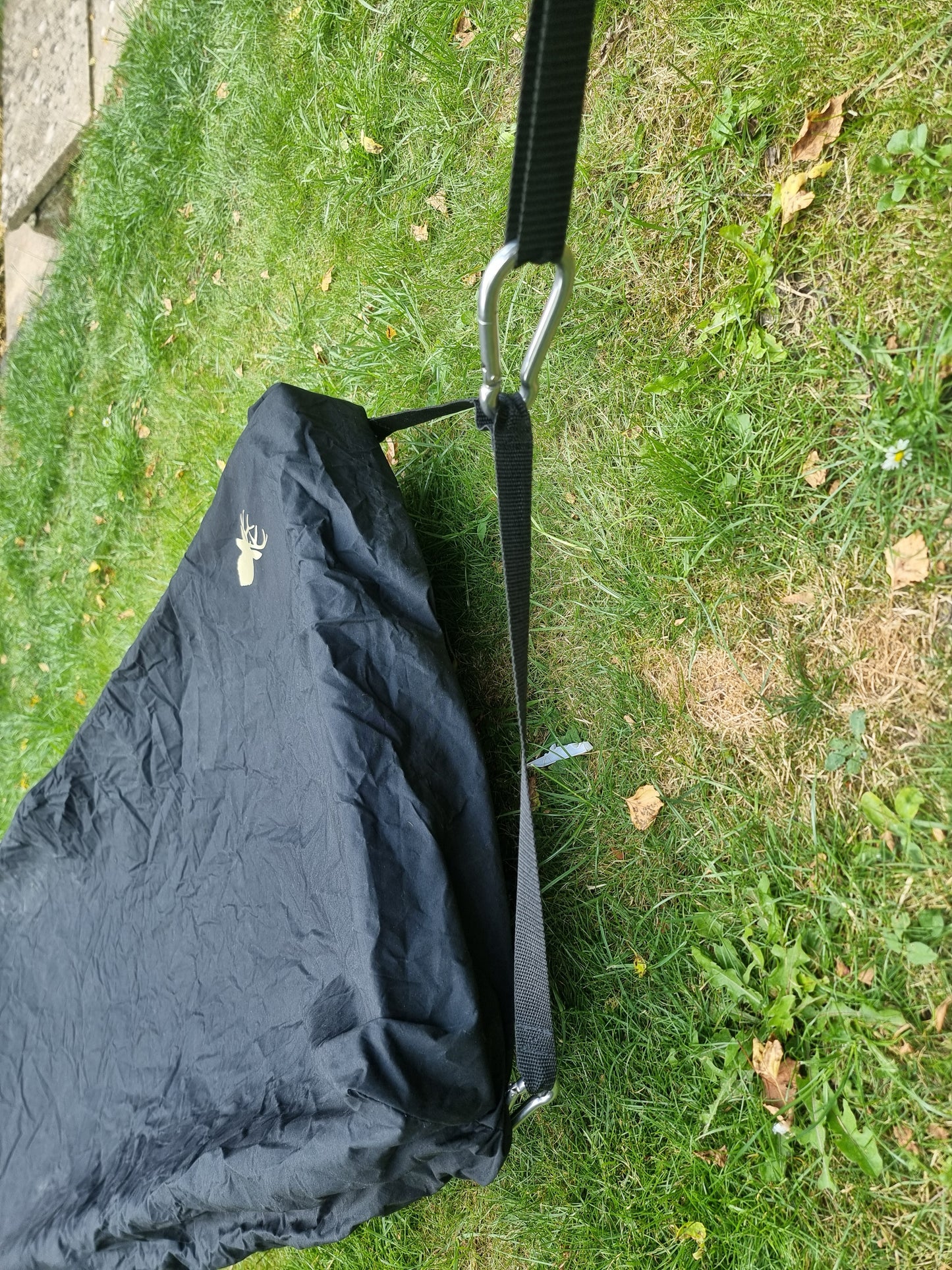 Winch or drag attachment designed to connect to animal transit boxes, aiding carcass recovery